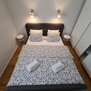 Arsenal Apartment